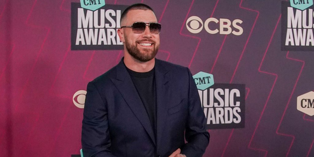 Travis Kelce Couldn’t Be With Taylor Swift on Valentine’s Day – So He Bought Her Over $15,000 Worth of Gifts